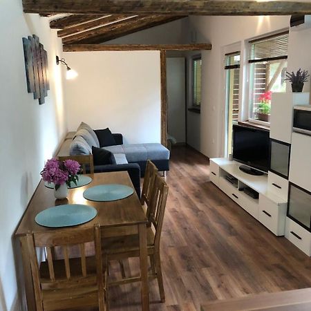 Tulipan Apartman Eger Eksteriør bilde